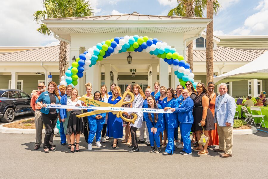 Gallery-eastport-centerwell-ribbon-cutting-16