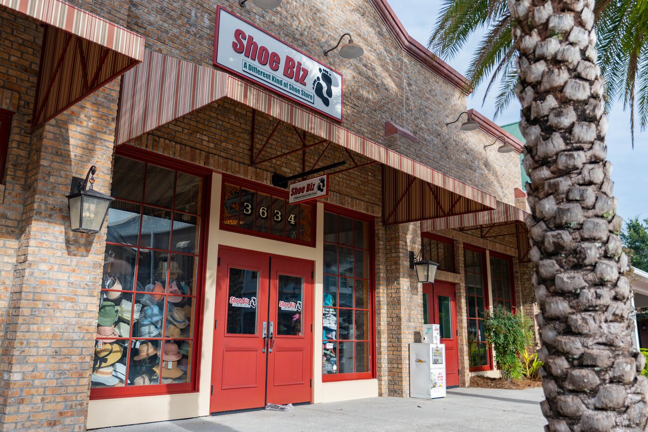 Lightbox-brownwood-storefront--06133